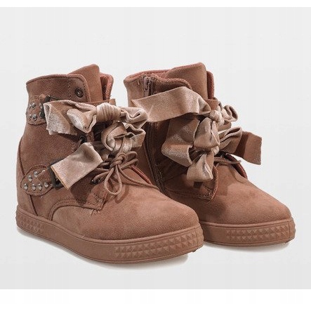 Snekaers roz pe pană A-79 1