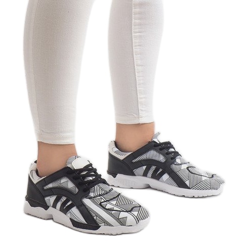 523 dresori albi negru 1