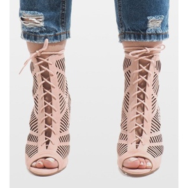 Cizme roz pe un știft 1610-225 2 Cizme roz pe un știft 1610-225 2