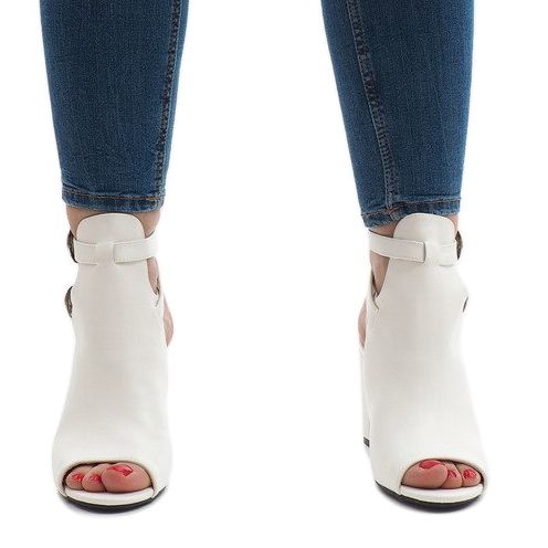 Cizme albe pe post 173-853 2