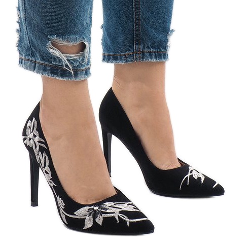 Tocuri înalte din piele de căprioară neagră 16032-18 negru 2