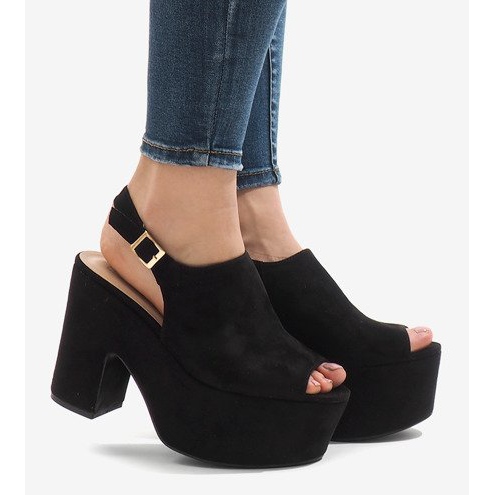 Sandale negre pe un bloc masiv 8263CA negru 2