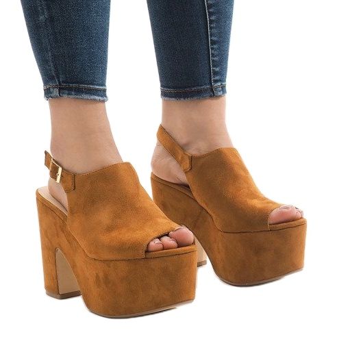 Sandale de cămilă pe un bloc masiv 8263CA bej 1