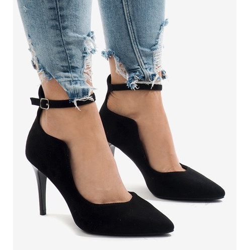 Pompele negre pe un toc B-54 negru 1