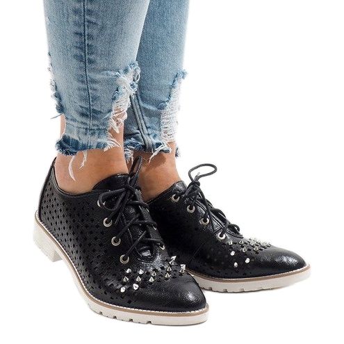 Încălțăminte ajurată neagră cu știfturi G-106-2 negru 1