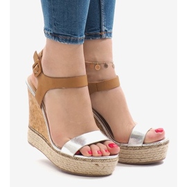 Sandale cu pană lăcuită argintie VB76063 maro 1