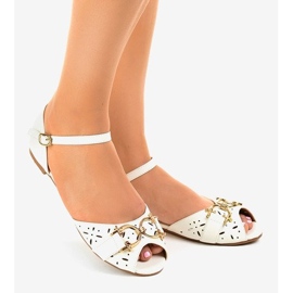 Sandale albe cu cataramă GF-180 1