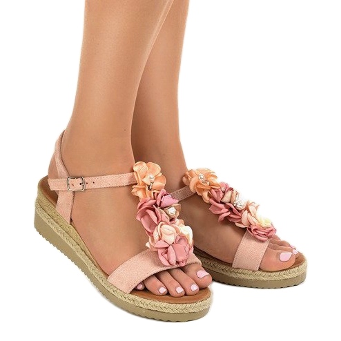 Sandale cu pene roz cu flori 218-168 1 Sandale cu pene roz cu flori 218-168 1