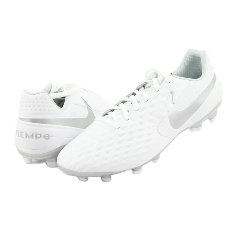 Pantofi de fotbal Nike Tiempo Legend 8 Academy FG / MG AT5292 100 alb 4