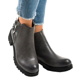 Cizme gri de damă pe talpă masivă M181 1 Cizme gri de damă pe talpă masivă M181 1