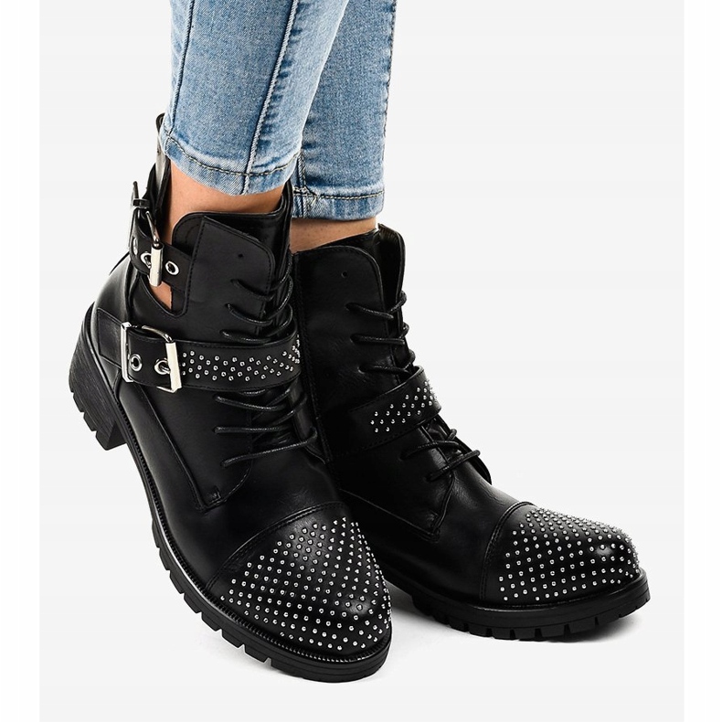 Cizme negre de damă pe talpă masivă M257 negru 2 Cizme negre de damă pe talpă masivă M257 negru 2