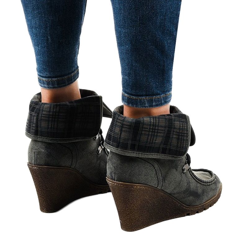 Cizme din piele de căprioară neagră cu model în carouri CH-22 negru 1