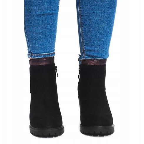 Cizme pe un post BG-76 Negru 1