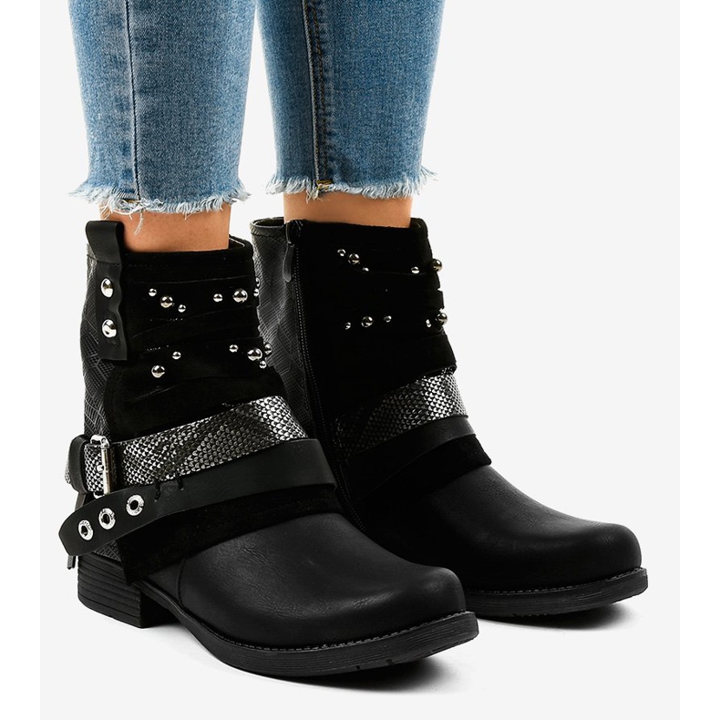 Ghete izolate negre, bogat decorate A-351 negru 1