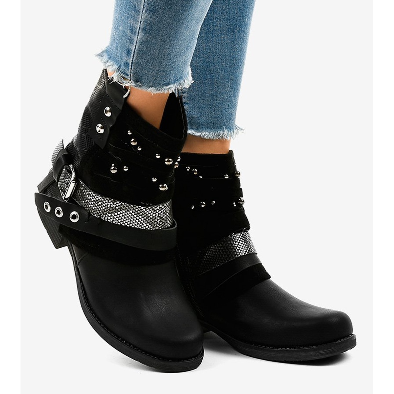 Ghete izolate negre, bogat decorate A-351 negru 2