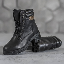 SHELOVET Ghete militare pe un post negru 1