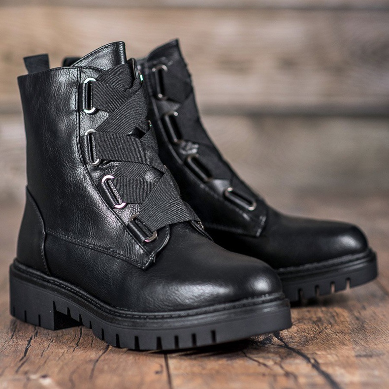 M.Daszyński Muncitori negri negru 1