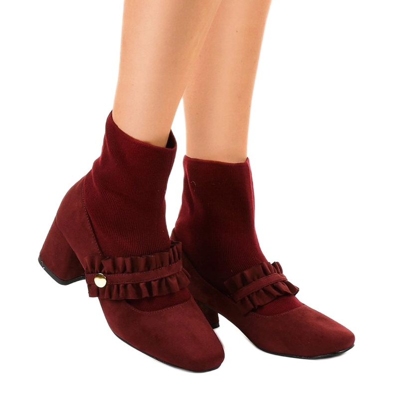 Pompe din velur roșu pe stâlpul JM8118Y 1