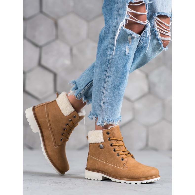 McKey Trappers With Sheepskin maro 2