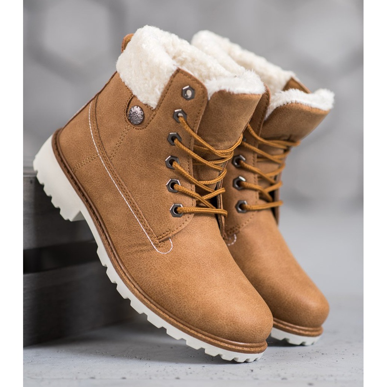 McKey Trappers With Sheepskin maro 1