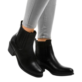Ghete negre pe post TX-3200 negru 1