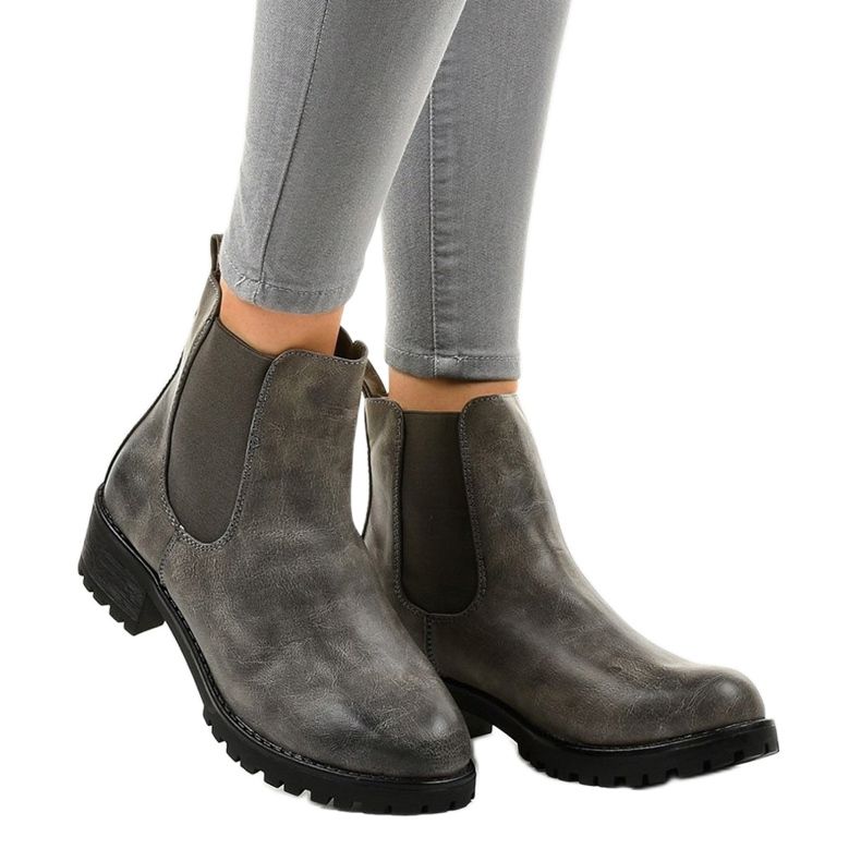 Cizme gri pe stâlp cu un Z105 elastic 1