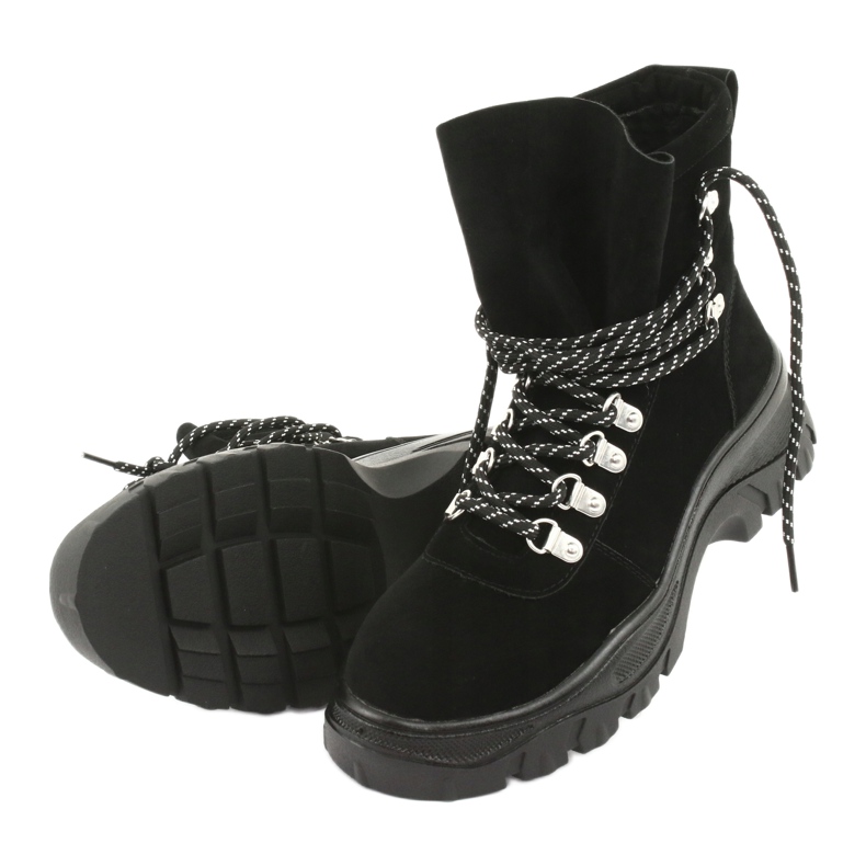 Capcanii negri l-au legat pe Sergio Leone TR729 negru 5