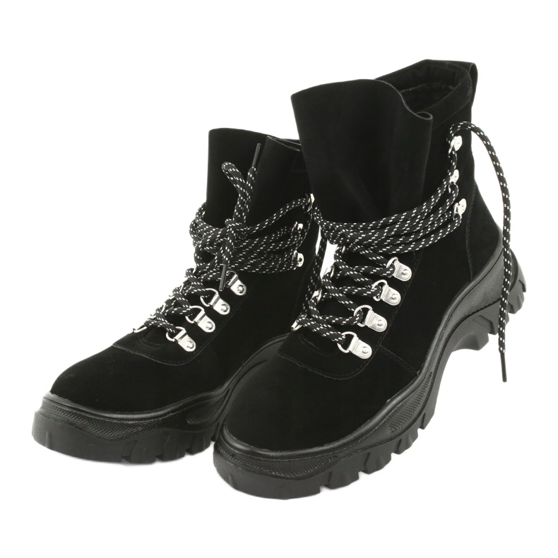 Capcanii negri l-au legat pe Sergio Leone TR729 negru 4