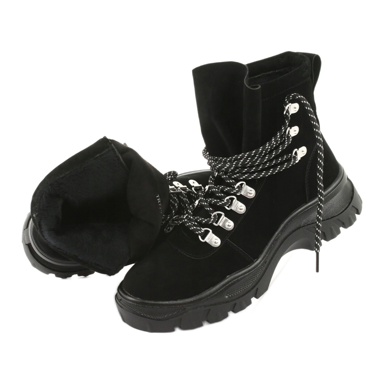 Capcanii negri l-au legat pe Sergio Leone TR729 negru 6