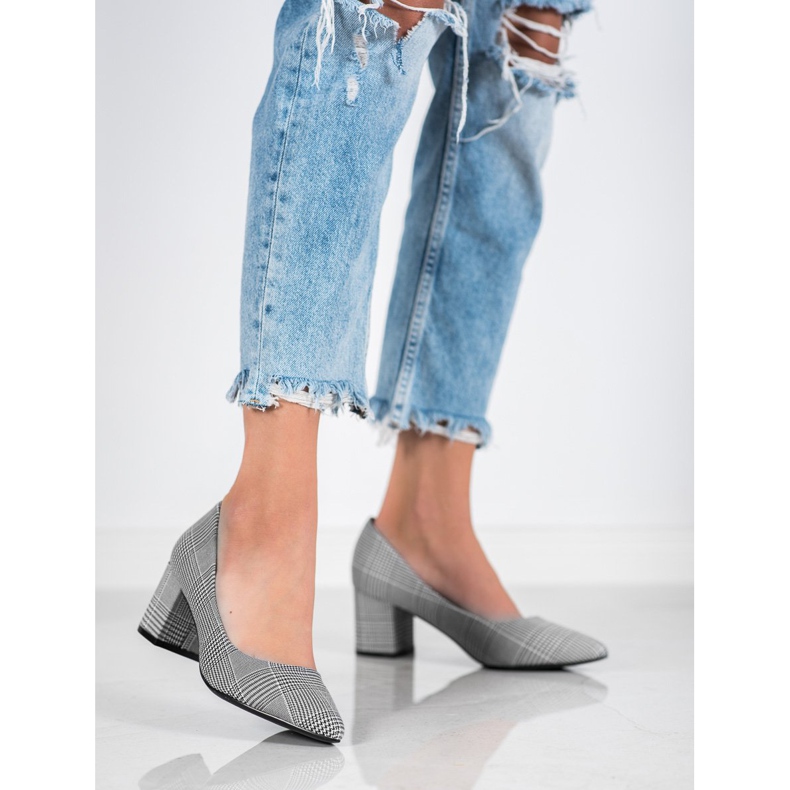 Seastar Pompe verificate alb negru 1