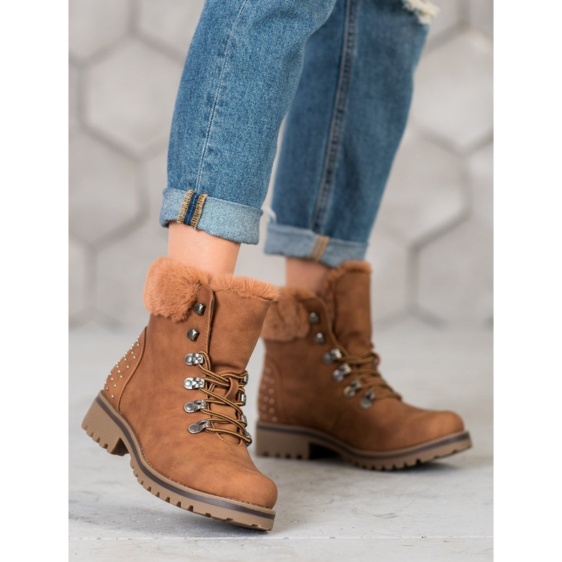 SHELOVET Trappers With Jets maro 2