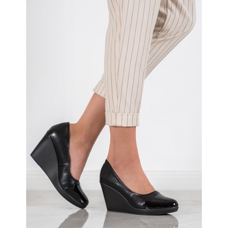 J. Star Pompe cu pană negru 1