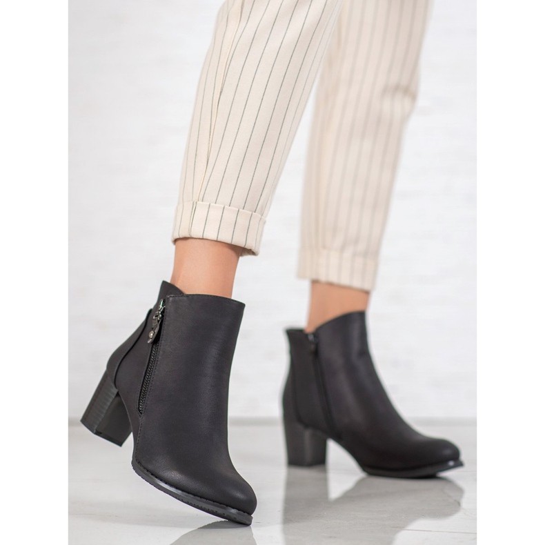 J. Star Cizme calde pe stâlp negru 1