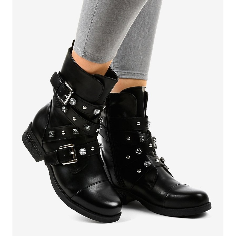 Ghete negre cu izolație înaltă, decorate cu 88093 negru 2 Ghete negre cu izolație înaltă, decorate cu 88093 negru 2