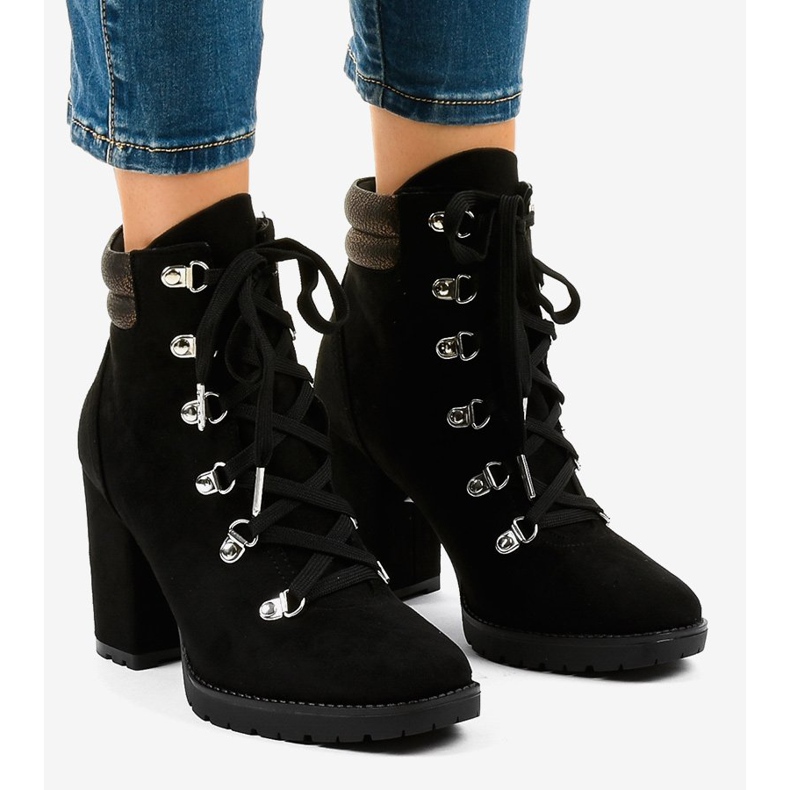 Cizme negre din piele de căprioară pe stâlpul 8992 negru 1