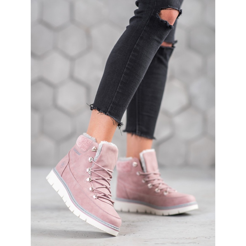 Goodin Trappers On The Platform roz 1