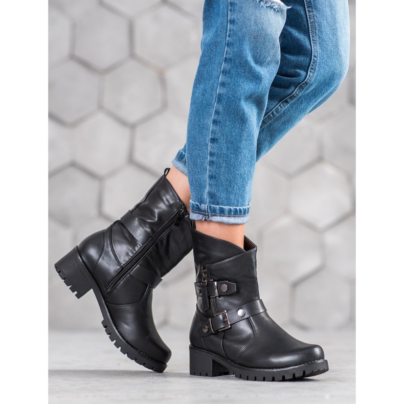 Nio Nio Muncitori negri pe glisor negru 2