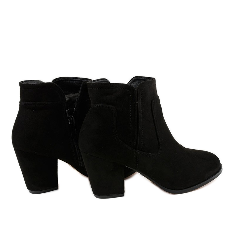 Ghete izolate negre pe post A8123 negru 2