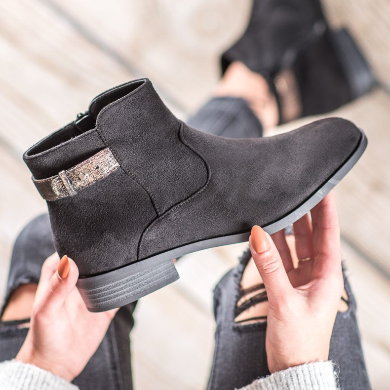 SHELOVET Cizme cu centură decorativă negru 1