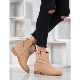 Bella Paris Cizme de cowboy pe o pană multicolor 1 Bella Paris Cizme de cowboy pe o pană multicolor 1