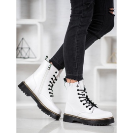 SHELOVET Muncitori albi 1