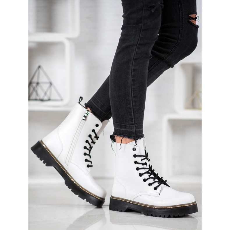 SHELOVET Muncitori albi 1