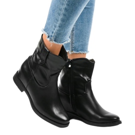 Cizme de cowboy izolate negre G-7607 negru 1