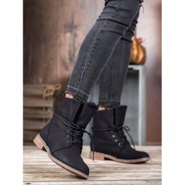 Queentina Trappers cu stil negru 2