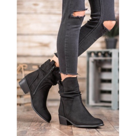 Super Mode Cowgirls calde la post negru 2