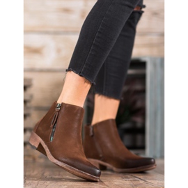 Kylie Cowgirls On The Slider maro 1