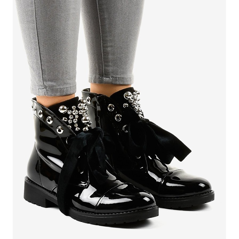 Ghete izolate lacate negre A3320EA negru 1 Ghete izolate lacate negre A3320EA negru 1