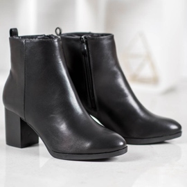 Weide Cizme confortabile pe un post negru 2