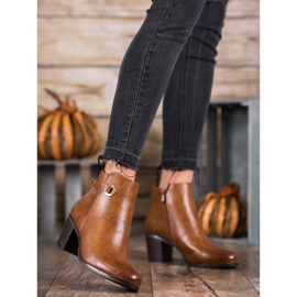 Ideal Shoes Cizme clasice din piele ecologică maro 2