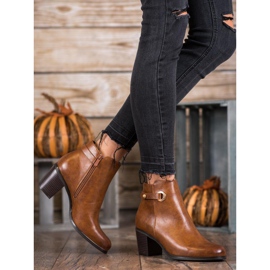 Ideal Shoes Cizme clasice din piele ecologică maro 1